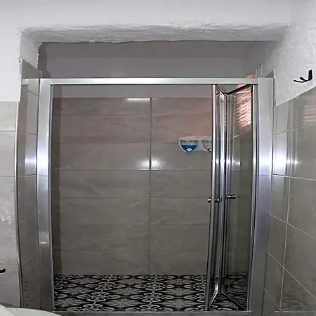 Bademici Hotel *