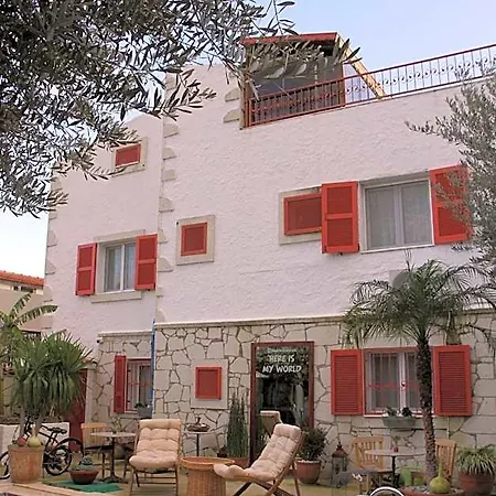 Bademici Hotel *