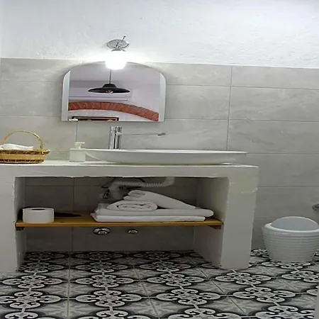 Bademici Hotel *