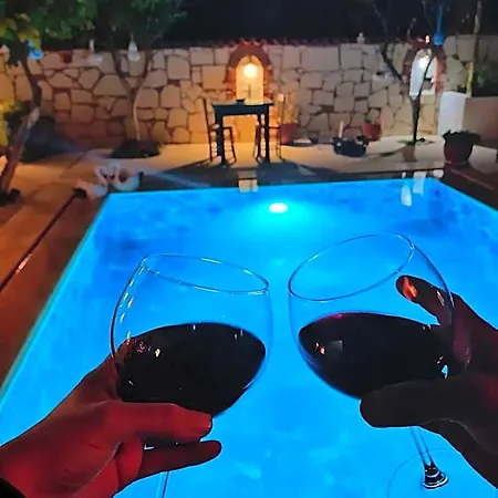 Bademici Hotel *